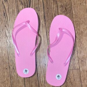 Pink flip flops fits size 7 7.5 8